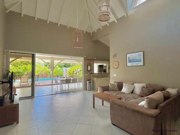 SAINT-FRANÇOIS – VILLA D’EXCEPTION AVEC BUNGALOW & PISCINE