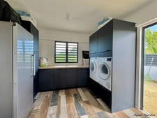 À VENDRE – SAINT-FRANÇOIS – VILLA RÉCENTE 140 M² – 3 CHAMBRES – PISCINE – AUTONOMIE EAU & ÉLECTRICITÉ