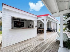 FOR SALE MAGNIFICENT VILLA AND ITS ANNEXES - SAINT FRANCOIS