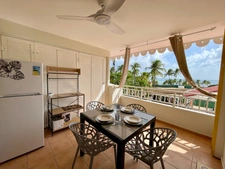 EN EXCLUSIVITE - SAINTE-ANNE – STUDIO PREMIÈRE LIGNE – VUE MER & PISCINE