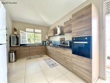 FOR SALE MAGNIFICENT VILLA AND ITS ANNEXES - SAINT FRANCOIS