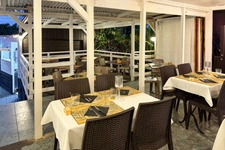 A VENDRE - FONDS DE COMMERCE RESTAURANT DE REFERENCE AU GOSIER