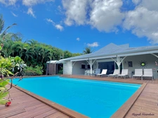 SAINT-FRANÇOIS – VILLA D’EXCEPTION AVEC BUNGALOW & PISCINE