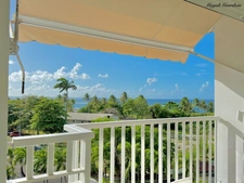 A VENDRE - APPARTEMENT STUDIO AVEC VUE MER EXCEPTIONNELLE - LE MOULE