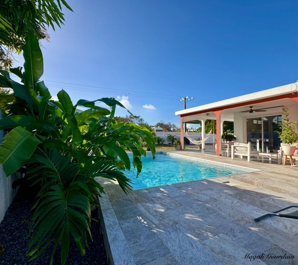 EN EXCLUSIVITÉ – VILLA RENOVEE AVEC PISCINE - SAINT FRANCOIS