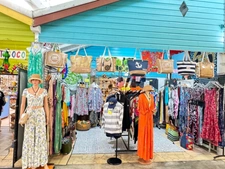 SAINTE ANNE - EN EXCLUSIVITE BOUTIQUE AU COEUR DU MARCHE ARTISANAL