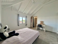 A VENDRE – SAINT-FRANÇOIS – VILLA CONTEMPORAINE 2024 AVEC PISCINE & T2 INDÉPENDANT