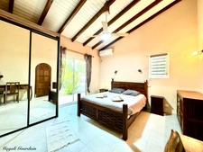 SAINT FRANCOIS - MAGNIFICENT PROPERTY: VILLA WITH ITS INDEPENDENT BUNGALOW