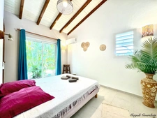 SAINT-FRANÇOIS – VILLA D’EXCEPTION AVEC BUNGALOW & PISCINE