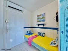 A VENDRE - APPARTEMENT STUDIO AVEC VUE MER EXCEPTIONNELLE - LE MOULE