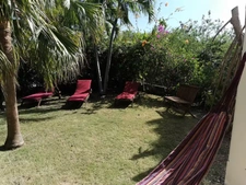 À VENDRE – BUNGALOW MEUBLÉ À MOINS DE 100 MÈTRES DU LAGON – LA COULÉE, SAINT-FRANÇOIS