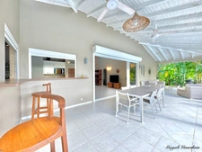 SAINT FRANCOIS - MAGNIFICENT PROPERTY: VILLA WITH ITS INDEPENDENT BUNGALOW
