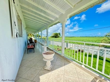 EN EXCLUSIVITÉ – VILLA DE CARACTÈRE AVEC VUE PANORAMIQUE – SAINT-FRANÇOIS