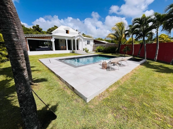 À VENDRE – SAINT-FRANÇOIS – MAISON 4 CHAMBRES AVEC PISCINE – INVESTISSEMENT LOCATIF