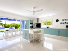 A VENDRE – SAINT-FRANÇOIS – VILLA AVEC PISCINE, GÎTE INDÉPENDANT ET AUTONOMIE ÉLECTRIQUE