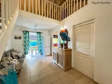 À VENDRE – BUNGALOW MEUBLÉ À MOINS DE 100 MÈTRES DU LAGON – LA COULÉE, SAINT-FRANÇOIS
