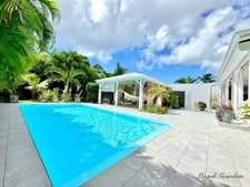 Exceptional 6-room villa for sale in SAINT FRANCOIS (971)