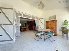 FOR SALE MAGNIFICENT VILLA AND ITS ANNEXES - SAINT FRANCOIS