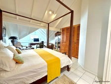 FOR SALE - PRESTIGE TRIPLEX - RENOVATED - INCREDIBLE SEA VIEW - WALKING DISTANCE TO THE BEACH - SAINT FRANCOIS