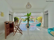 À VENDRE – VILLA DE CHARME AVEC PISCINE & ANNEXES – SAINT-FRANÇOIS