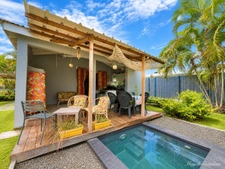 A VENDRE – SAINT-FRANÇOIS – VILLA AVEC PISCINE, GÎTE INDÉPENDANT ET AUTONOMIE ÉLECTRIQUE