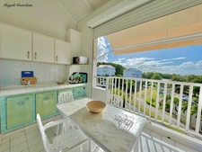 A VENDRE - APPARTEMENT STUDIO AVEC VUE MER EXCEPTIONNELLE - LE MOULE