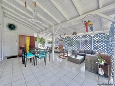 EXCLUSIVITÉ – VILLA AVEC 3 GITES A FORT POTENTIEL LOCATIF – QUARTIER RECHERCHE DE SAINTE ANNE