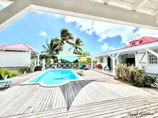 FOR SALE MAGNIFICENT VILLA AND ITS ANNEXES - SAINT FRANCOIS