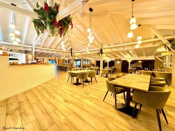 EN EXCLUSIVITE - FONDS DE COMMERCE - RESTAURANT EMPLACEMENT N°1 MARINA SAINT FRANCOIS
