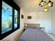  A VENDRE - PROPRIETE D'EXCEPTION AVEC VUE MER ET POTENTIEL LOCATIF REMARQUABLE - SAINTE ANNE