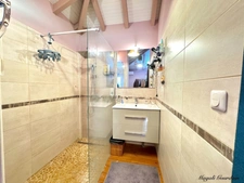 A VENDRE - BUNGALOW ENTIEREMENT MEUBLE ET EQUIPE AVEC TERRAIN DE 575M2 – SAINT FRANCOIS