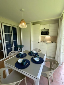 A VENDRE - ENSEMBLE RARE DE 2 STUDIOS COMMUNICANTS – BORD DE MER SAINTE ANNE