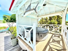 FOR SALE MAGNIFICENT VILLA AND ITS ANNEXES - SAINT FRANCOIS