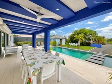 A VENDRE – SAINT-FRANÇOIS – VILLA AVEC PISCINE, GÎTE INDÉPENDANT ET AUTONOMIE ÉLECTRIQUE