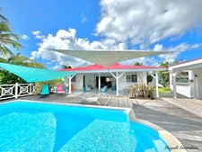 FOR SALE MAGNIFICENT VILLA AND ITS ANNEXES - SAINT FRANCOIS