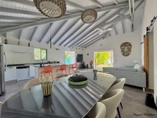 A VENDRE - EXCEPTIONNELLE VILLA CONTEMPORAINE AVEC STUDIO – SAINT-FRANÇOIS