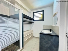 EN EXCLUSIVITE - A VENDRE - PROPRIETE D'EXCEPTION AVEC VUE MER ET POTENTIEL LOCATIF REMARQUABLE - SAINTE ANNE