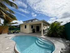 A VENDRE – SAINT-FRANÇOIS – VILLA CONTEMPORAINE 2024 AVEC PISCINE & T2 INDÉPENDANT