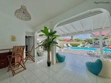FOR SALE MAGNIFICENT VILLA AND ITS ANNEXES - SAINT FRANCOIS