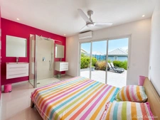 A VENDRE – SAINT-FRANÇOIS – VILLA AVEC PISCINE, GÎTE INDÉPENDANT ET AUTONOMIE ÉLECTRIQUE