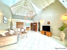 SAINT FRANCOIS - MAGNIFICENT PROPERTY: VILLA WITH ITS INDEPENDENT BUNGALOW