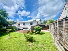 EXCLUSIVITÉ – VILLA AVEC 3 GITES A FORT POTENTIEL LOCATIF – QUARTIER RECHERCHE DE SAINTE ANNE