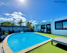 EN EXCLUSIVITE - A VENDRE - PROPRIETE D'EXCEPTION AVEC VUE MER ET POTENTIEL LOCATIF REMARQUABLE - SAINTE ANNE