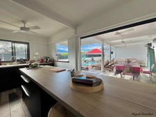 À VENDRE – SAINT-FRANÇOIS – VILLA RÉCENTE 140 M² – 3 CHAMBRES – PISCINE – AUTONOMIE EAU & ÉLECTRICITÉ
