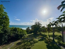 SAINTE-ANNE – STUDIO LUMINEUX AVEC VUE MER ÉPOUSTOUFLANTE