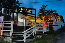 A VENDRE - FONDS DE COMMERCE RESTAURANT DE REFERENCE AU GOSIER