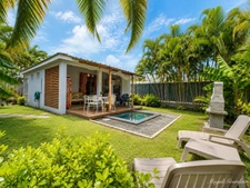 A VENDRE – SAINT-FRANÇOIS – VILLA AVEC PISCINE, GÎTE INDÉPENDANT ET AUTONOMIE ÉLECTRIQUE