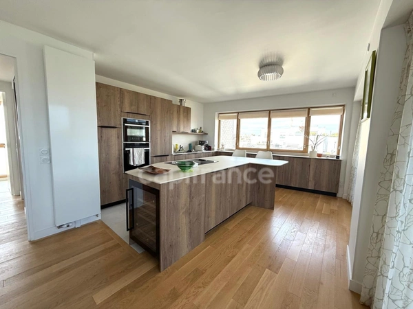 RUEIL MALMAISON - Eco quartier de l'Arsenal - 6 PIECES 150,31M2 - DERNIER ÉTAGE - 4 CHAMBRES - TERRASSE PANORAMIQUE