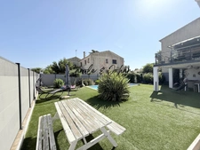VIAS 4-room villa with pleasant garden and swimming pool.