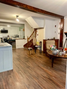 Maison à vendre en pierre 5 pièces, rénovée avec charme en plein cœur de Puylaroque (82)